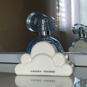 Cloud by Ariana Grande Eau de Parfum Spray 1 fl oz